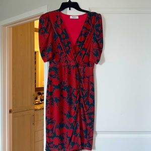 Selling this beautiful dress size M brand is Bailey 44